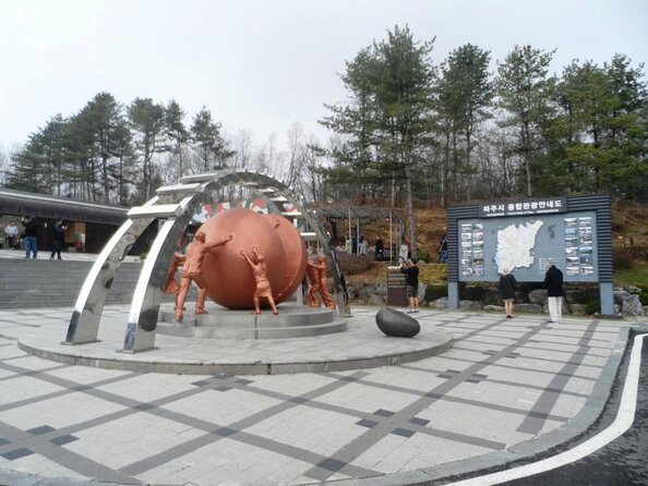 Full Day Private Tour DMZ (The 3rd Tunnel) & Suspension Bridge - Imjingak Park sets the tone
