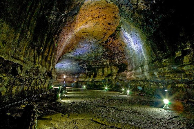 Fully Customizable Private Tour of Jeju Island - Manjanggul Lava Tube: A Strong Choice for Geology