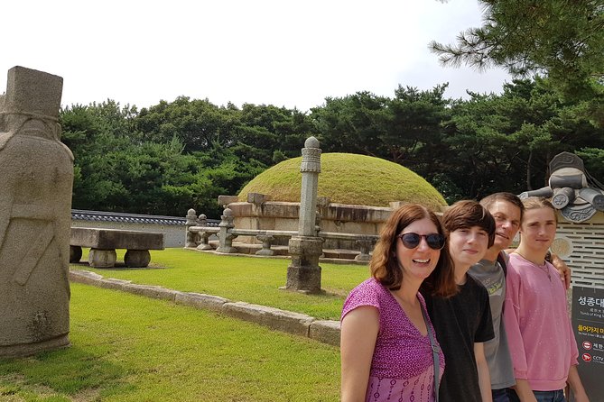 Gangnam Tour(Inc. Dinner & Drink) _ The past and present of Korea - Seolleung and Jeongneung Royal Tombs