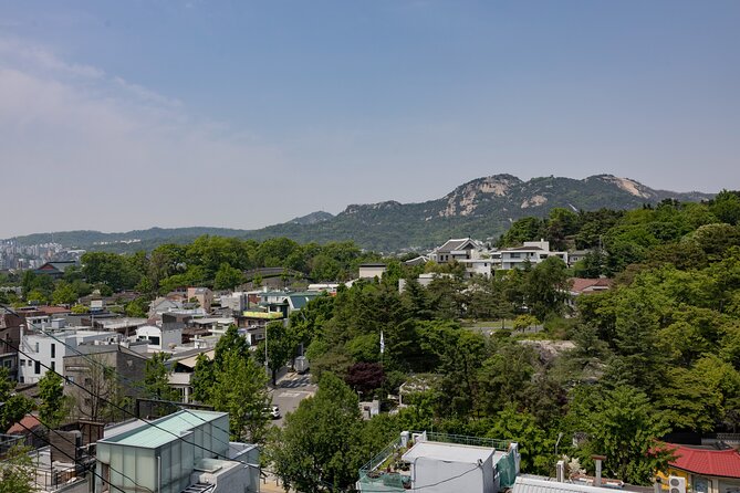 Gwanghwamun Tour l 120 minutes to Understand Local Korean Society - Samcheongdong-gil and the Price of Rapid Growth