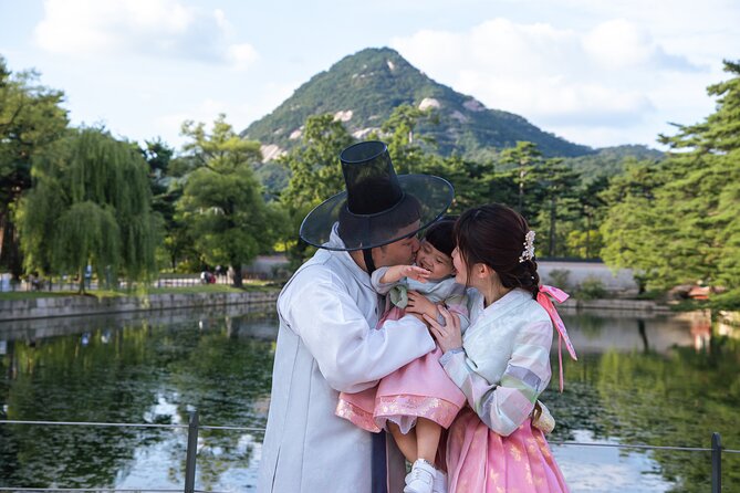 Gyeongbokgung palace family/group private photoshoot - Why Gyeongbokgung works so well for family portraits