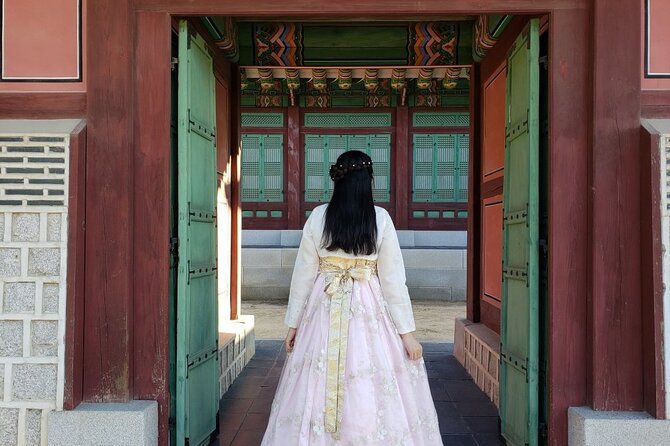 Gyeongbokgung Palace Hanbok Rental Experience in Seoul - Hair styling and accessories