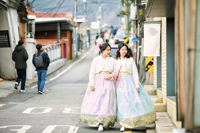 Gyeongbokgung Palace Hanbok Rental Experience in Seoul - The real value at about $7