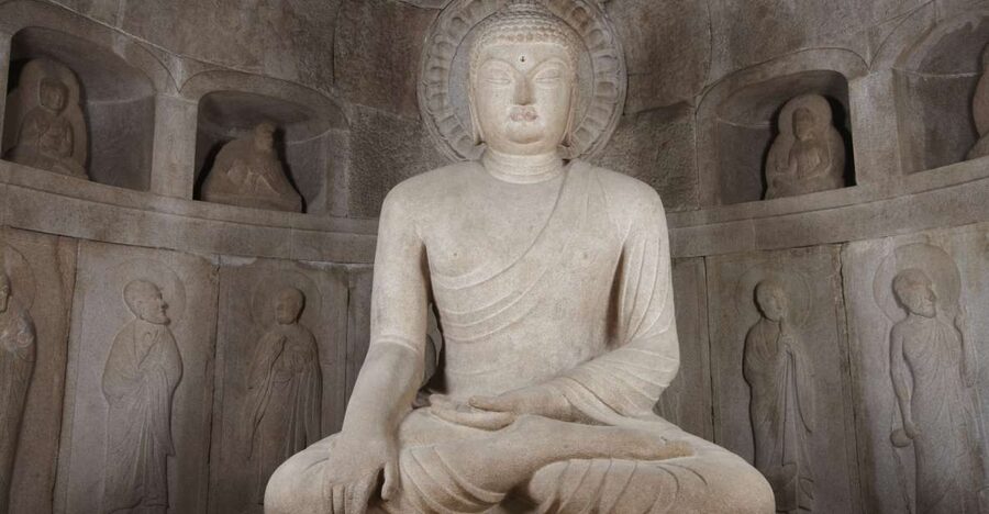Gyeongju: UNESCO Heritage Tour Including Bulguksa Temple - Daereungwon Tombs: royal power beneath the grass