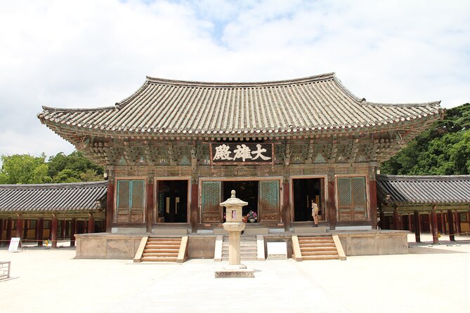 Gyeongju UNESCO sites Private tour with licensed tour guide - Daereungwon and the Heavenly Horse Tomb
