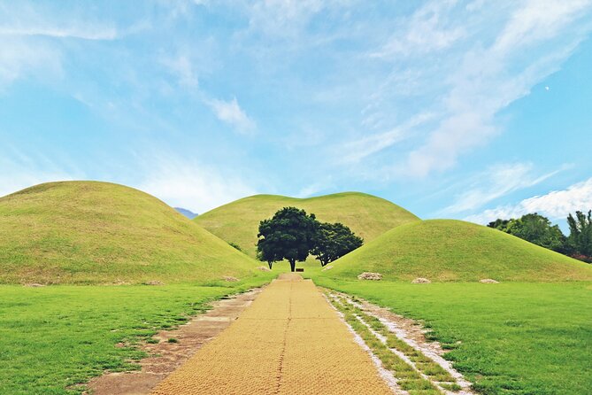 Gyeongju UNESCO World Heritage Guided Day Tour from Busan - Bulguksa Temple: a strong opening at 70 minutes