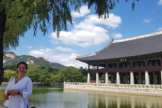 Half day Morning Seoul City Tour(Temple & Gyeongbok Palace) - Starting at Jogyesa Temple in downtown Seoul