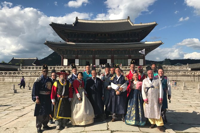 Half day Morning Seoul City Tour(Temple & Gyeongbok Palace) - Passing the Blue House