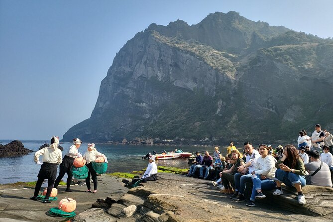 Half or Day Tour For Cruise customers arriving at Gangjeong Port - Seongsan Ilchulbong and the 2 p.m. haenyeo performance