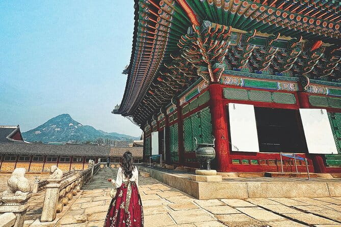Hanbok Photoshoot and History Tour at Gyeongbokgung Palace - The history guiding keeps the dress-up from feeling superficial