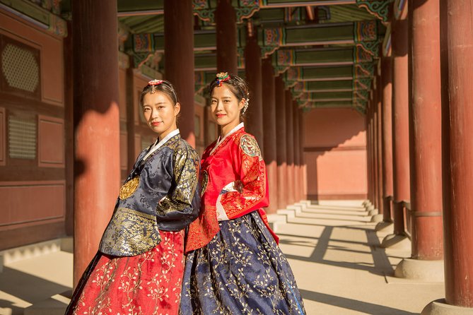 Hanbok rental, hanbok experience - Choosing your outfit at Yes Hanbok