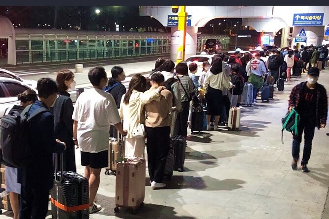 Jeju Airport Transfer - The small-group setup and its limits