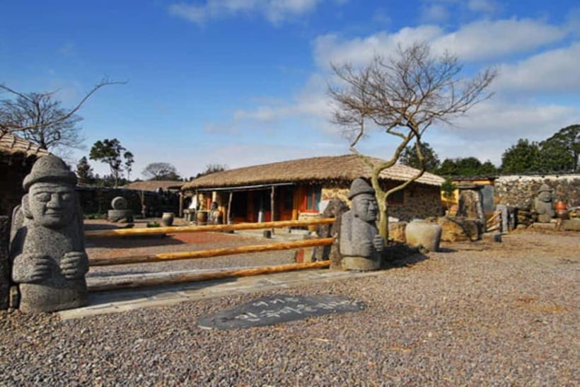 Jeju: Eastern UNESCO and Must-See Spots Tour - Seongeup Folk Village: stone houses and old island life