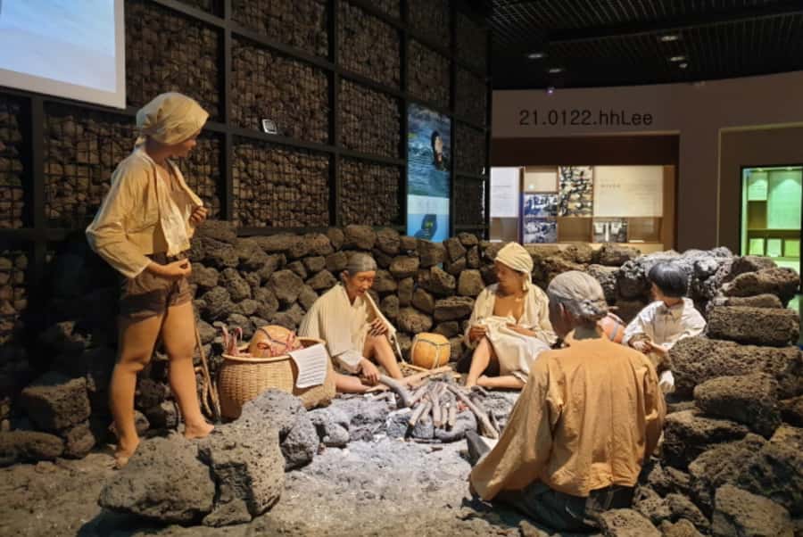 Jeju: Eastern UNESCO Join in Tour (Seongsan, Haenyeo) - Micheon Cave replaces Manjanggul Cave