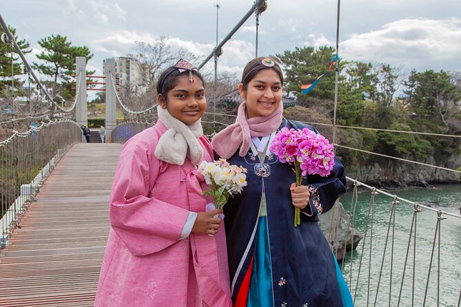 [Jeju] Hanbok Private guide tour & photo session in beautiful Yongduam rock, - Choosing Your Hanbok at Miya’s Closet