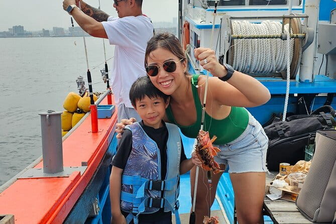 Jeju Hidden Gem Sea Boat Fishing Tour with Lunch - Lunch at Ihoteu Beach turns the catch into the main event