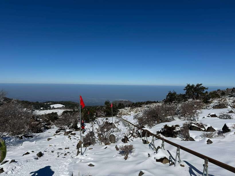Jeju: Hiking Mt. Hallasan, South Korea's Highest Mountain - Witse Oreum, the day’s natural turning point