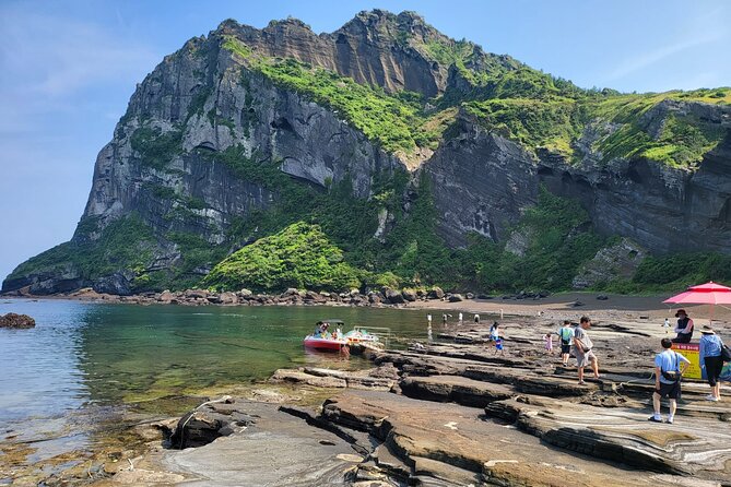 jeju island Jumbo taxi Private tour with Mr.Hong East of jeju - Seongsan Ilchulbong, Jeju’s volcanic landmark