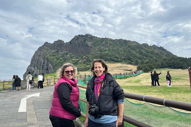 Jeju Island Popular Sightseeing Private Car Charter Tour 5/9hours - West Jeju, from Aewol cafes to the windmills