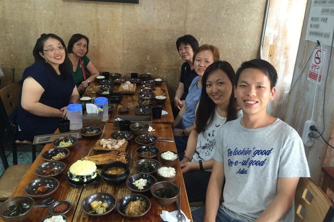 Jeju Island Private Taxi Tour : 3 Full days - Day 2: Western Jeju’s caves, tea, and volcanic coast