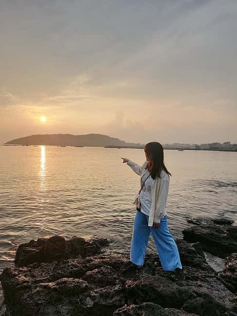 Jeju Island: Sunrise Guided Tour with Hotel Pickup - The sunrise details that matter most