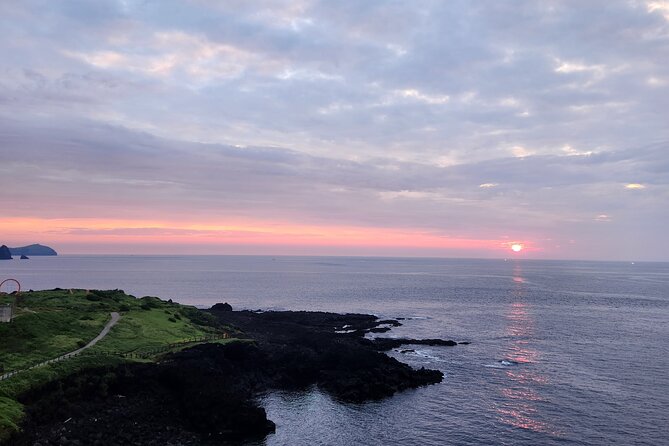 Jeju island Sunrise Tour Early Morning with Hotel Pickup - Who Will Enjoy This Jeju Morning Most?