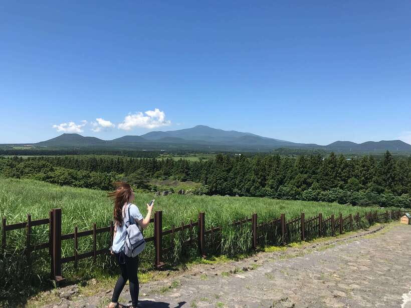 Jeju Island: Van Tour with a Guide Who Most Loves Jeju - Seongeup Folk Village keeps old Jeju lived-in