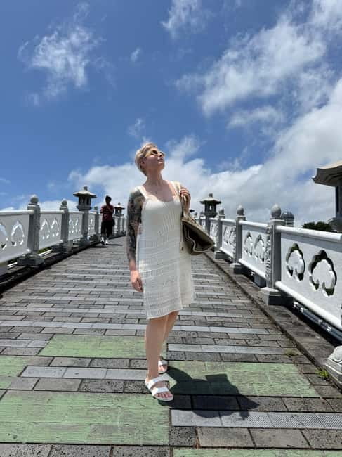 Jeju: Popular Sightseeing Private Car Charter Tour - The west route: flowers, cafés, and coastal wind
