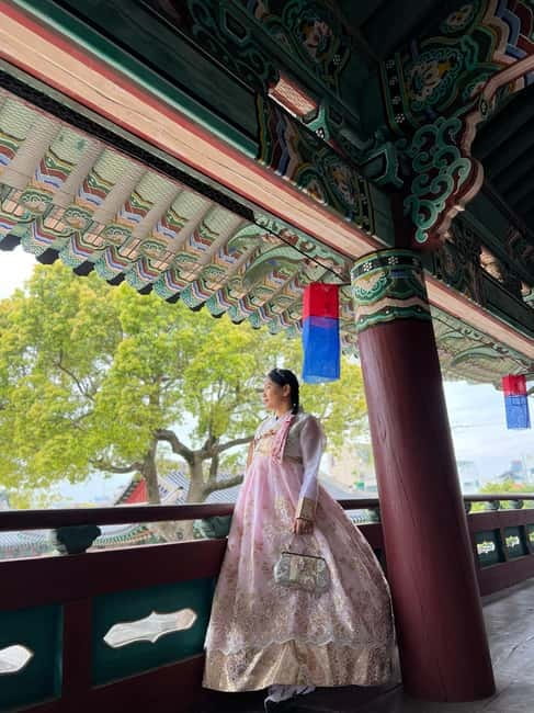 Jeju: Popular Sightseeing Private Car Charter Tour - What the guides add to the day