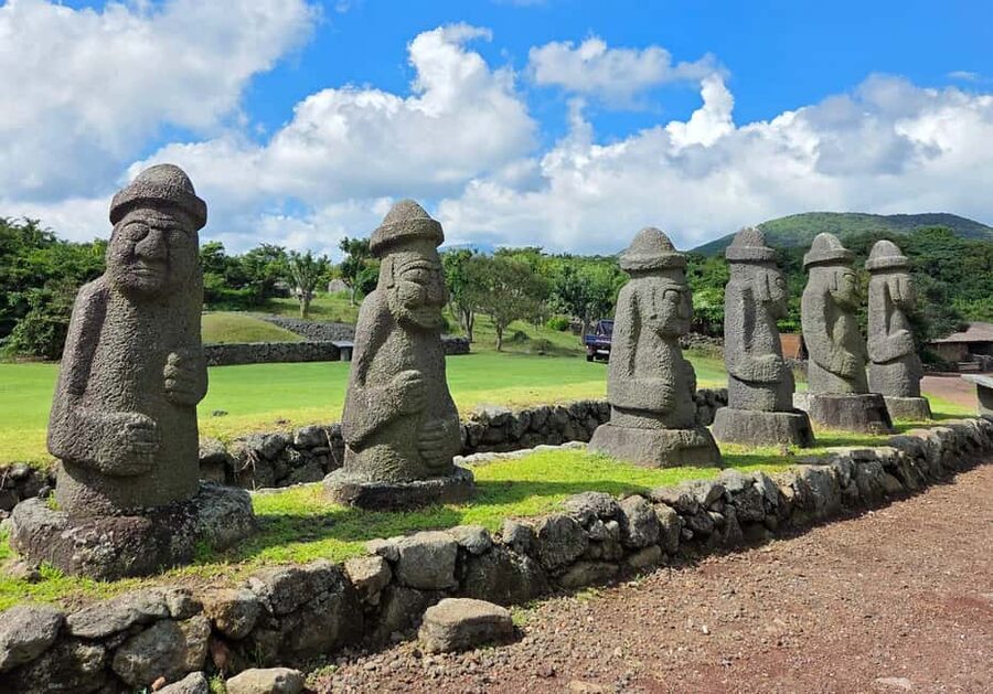 Jeju Private Taxi Tour with a Licenced English Guide-Driver - Seongsan Ilchulbong and the haenyeo tradition