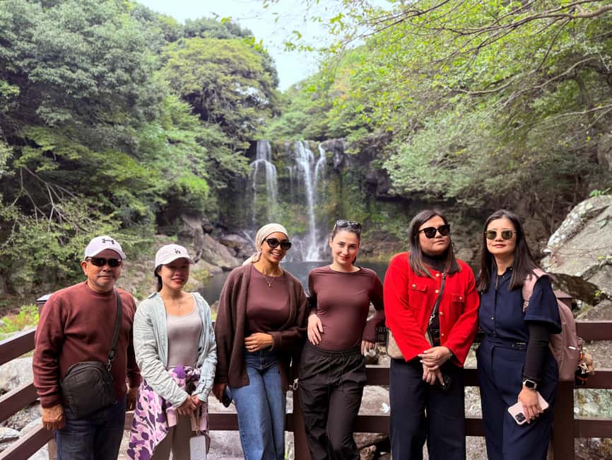 Jeju: Small Group Tour w/Pink Muhly & Tangerine Picking - Jusangjeolli Cliff and Jeju’s volcanic coast