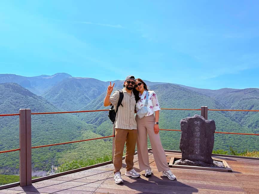 Jeju South: Small Group Healing Tour w/Mt.Halla & Olle Trail - Lunch at a local kitchen