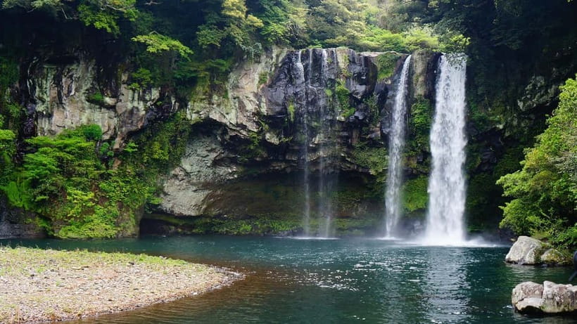 Jeju: Southern Top UNESCO Spots Bus Tour - Jusangjeolli Cliff, where lava becomes geometry