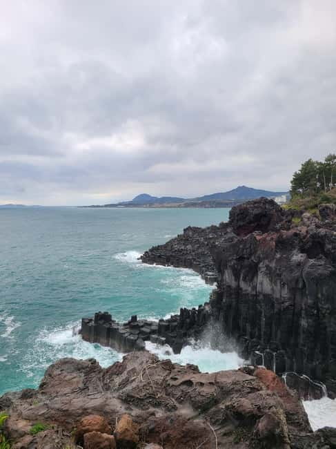 Jeju: Southern Top UNESCO Spots Bus Tour - A full day without forced shopping