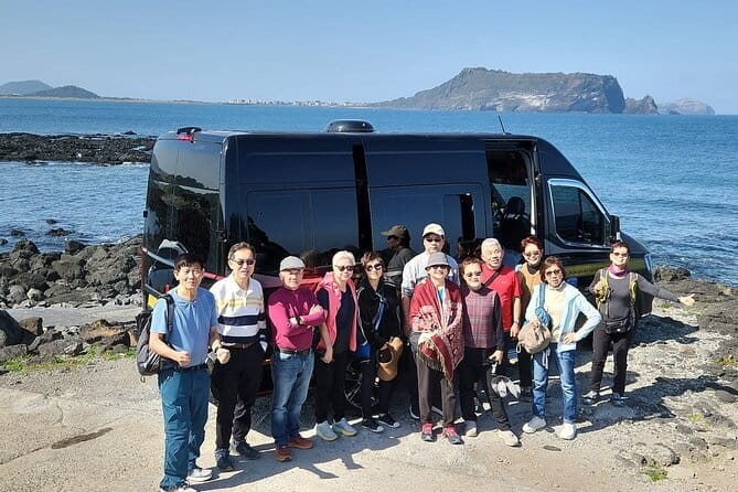 Jeju Southern UNESCO Full Day Tour with Mt.Halla - O’sulloc Tea Museum and green fields