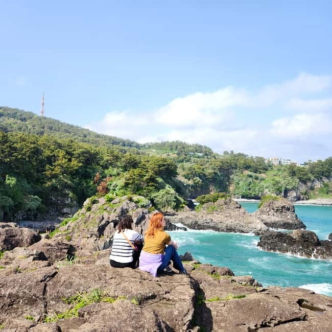 Jeju: Southern UNESCO Geopark Day Tour - Eoseungsaengak Trail gives the day a proper start