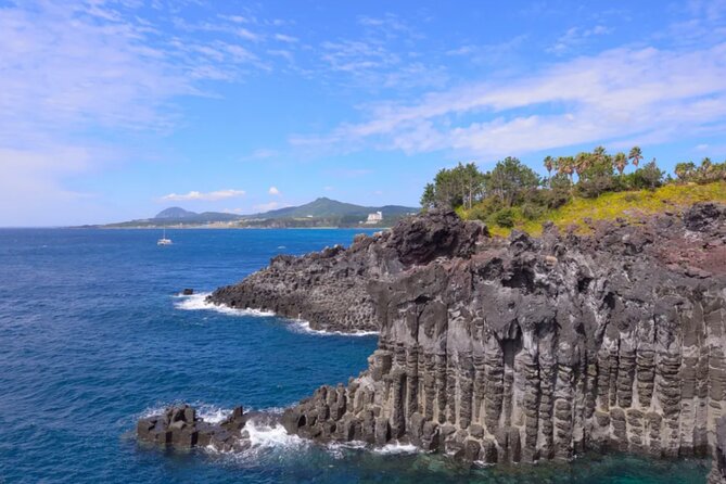 Jeju: UNESCO-Listed Southern Authentic Day Tour - Hallasan’s Eoseungsaengak Trail and the first hour