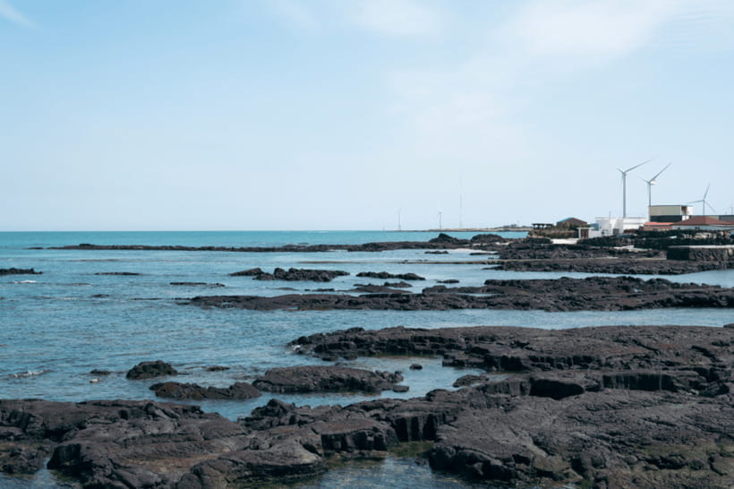 Jeju: Western Jeju K-Drama Spots Tour with Hotel Pickup - Sinchang Windmill Coastal Road and Our Blues
