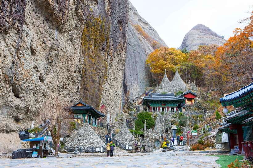 Jeonju: Essence of Jeonju, Hanok Village & Maisan Mountain - Who should book this experience