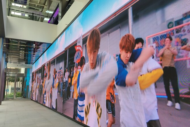 K-POP Experience in Seoul: Real K-POP Agency & Fan Culture - The Guides Make the Difference