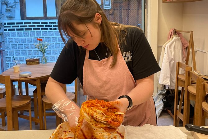 Kimchi class with Chef Hakyung near Gyeongbokgung place - A Small Studio Near Gyeongbokgung