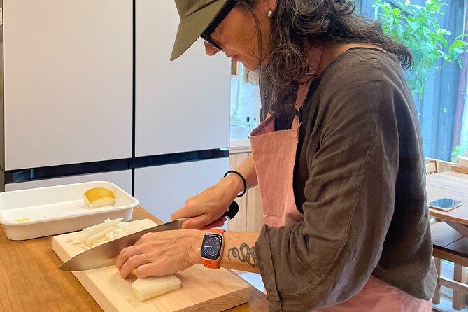 Kimchi class with Chef Hakyung near Gyeongbokgung place - Why the Four-Person Limit Matters