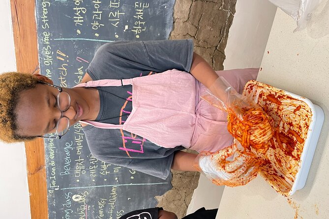 Kimchi class with Chef Hakyung near Gyeongbokgung place - Pairing the Class With Palace Sightseeing
