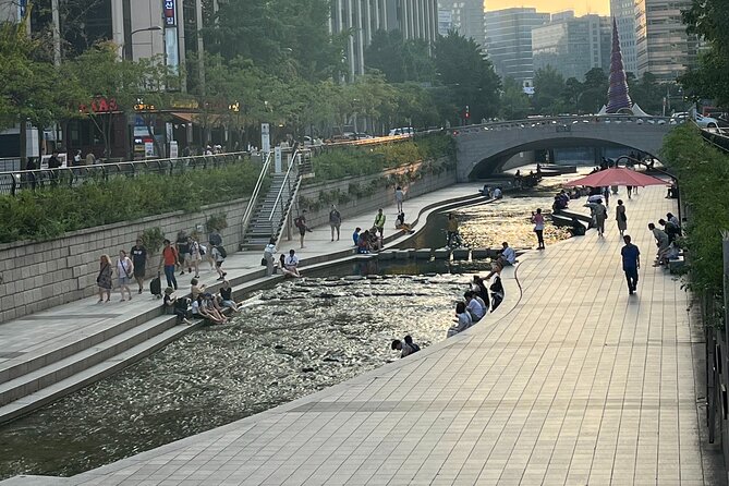 [KoreaByLocal] Authentic Seoul Night Walk and Chicken & Beer - Why an evening walk works well in Seoul