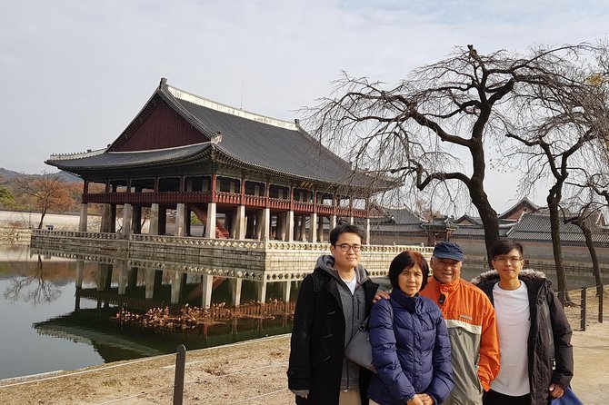 Layover Tour for essential Seoul City & Gourmet tour(Incl. Lunch) - Cheonggyecheon Stream in the middle of downtown