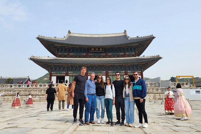 Layover Tour for essential Seoul City & Gourmet tour(Incl. Lunch) - Ginseng chicken soup for lunch