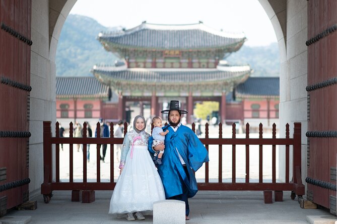 Layover Tour from Incheon Airport to Seoul with a Tour Specialist - N Seoul Tower for the Big City View