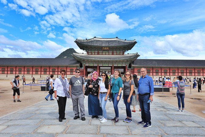Layover Tour from Incheon Airport to Seoul with a Tour Specialist - The Blue House: A Presidential Landmark