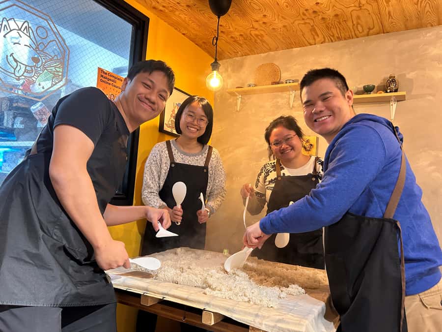 Learn and Craft Makgeolli in a Traditional Brewery - Arriving at Baekusaeng Makgeolli in Ahyeon Market