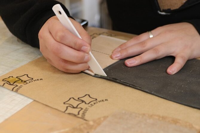 Leather Products Workshop in Seoul - Learning the Saddle Stitch